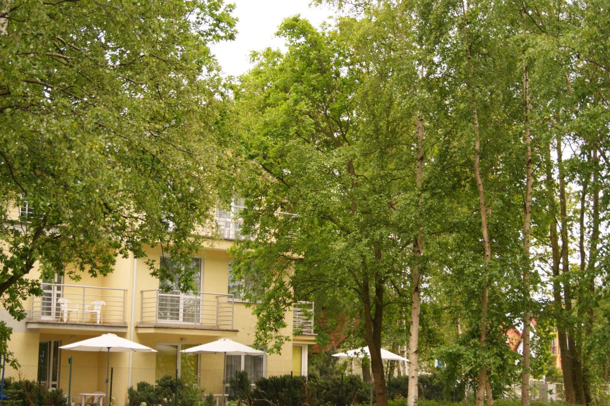 Pokoje Goscinne Akwatel Jastarnia Exterior foto