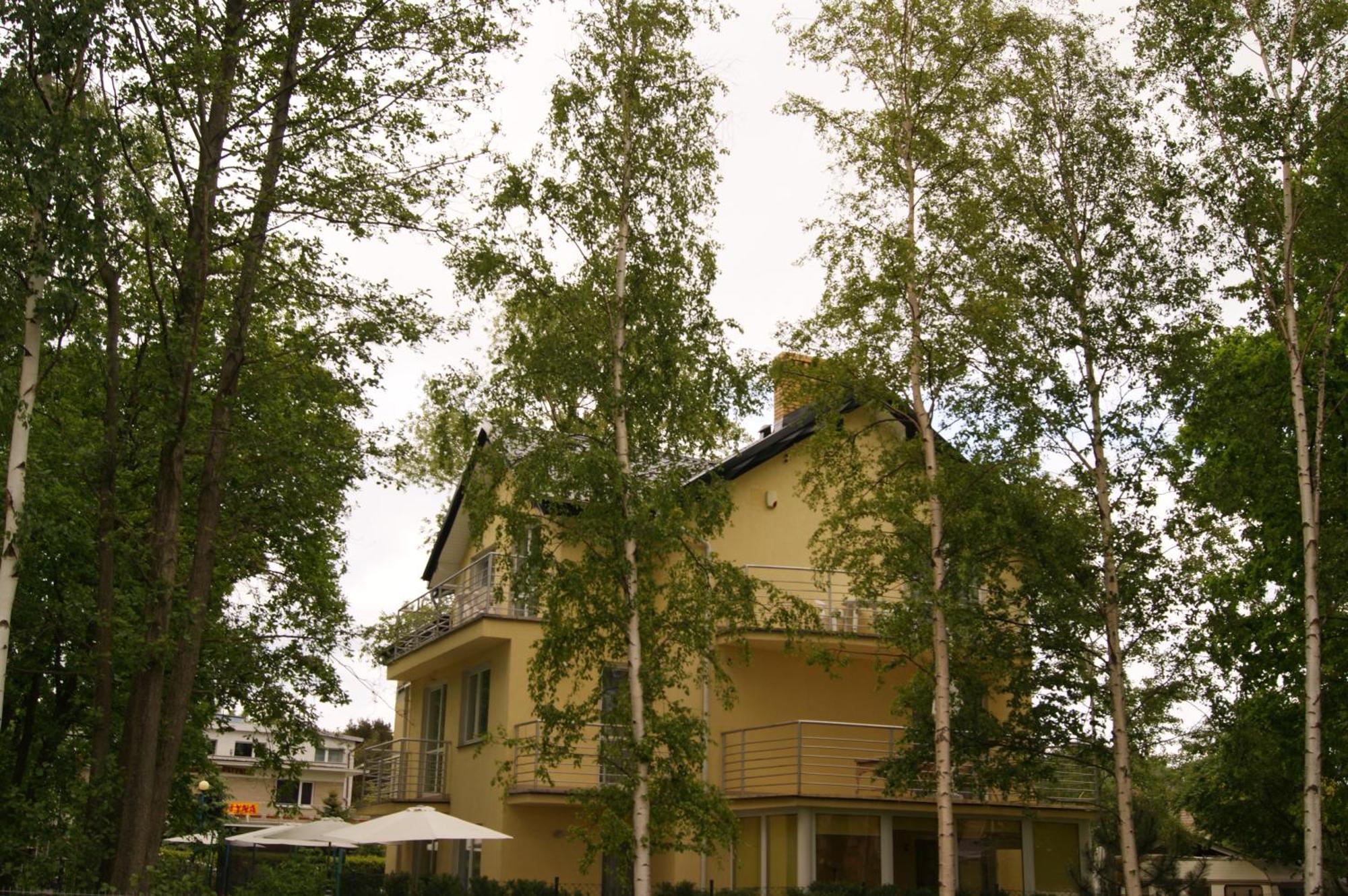 Pokoje Goscinne Akwatel Jastarnia Exterior foto